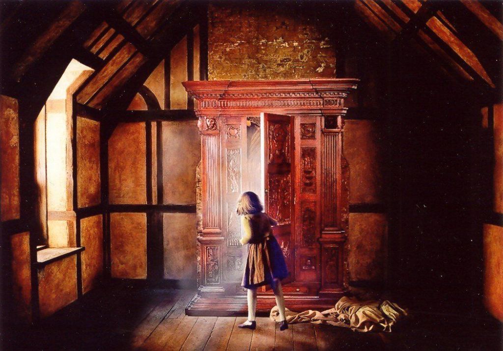 Armario de Narnia. Puerta a Narnia. Lucy Pevensie.